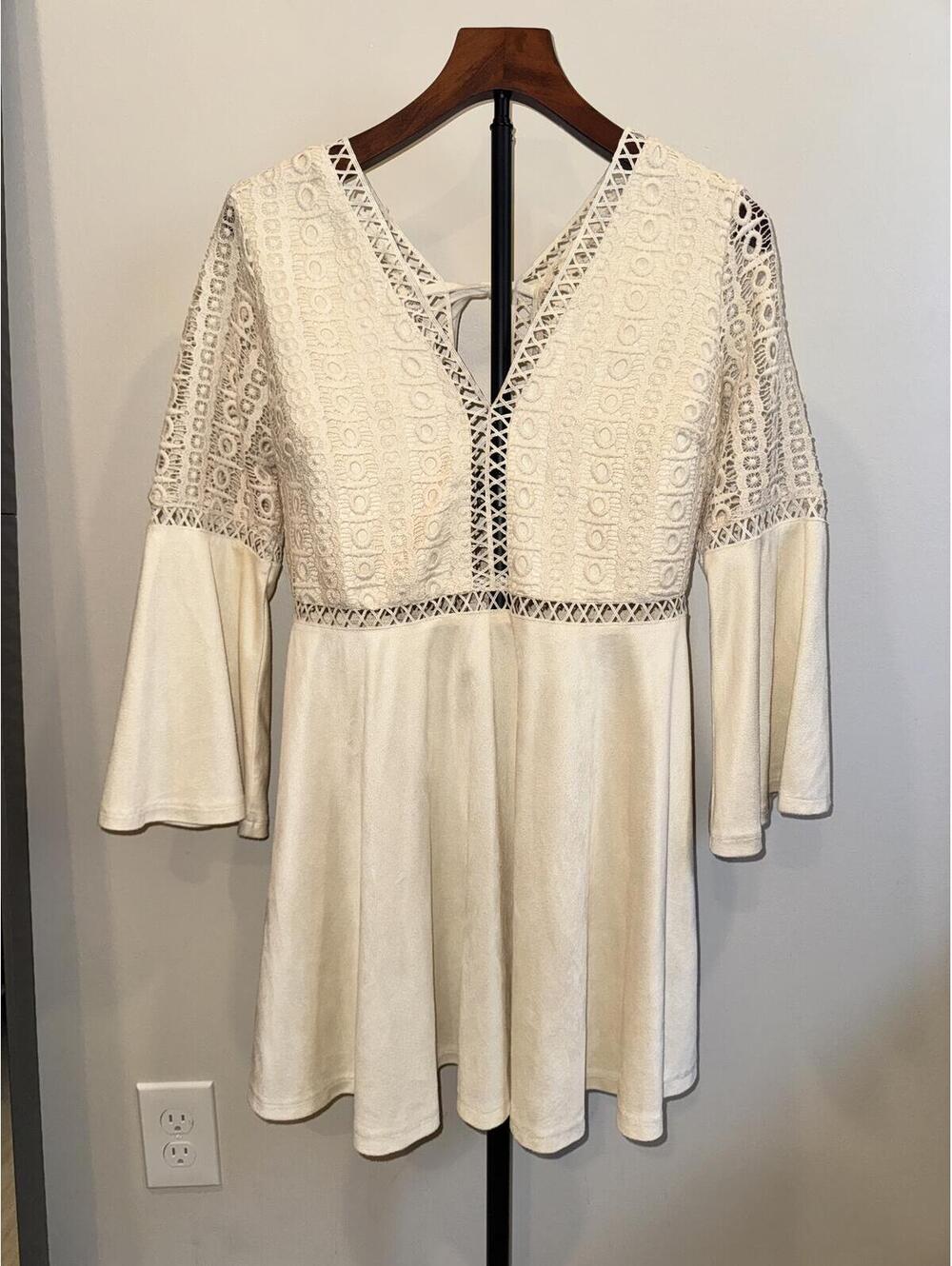 Beyond the Rack Cream Crochet Bell Sleeve Mini Dress Boho Festival Cottagecore M